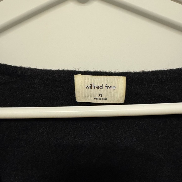Aritzia - Wilfred Free Relaxed Sweater - Picture 2 of 5